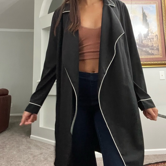 Contemporary Fashion Robe - Picture 5 of 5